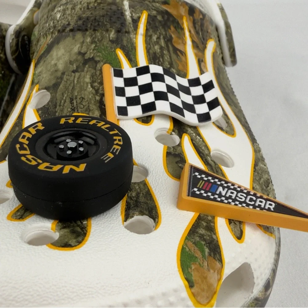 Crocs x NASCAR Realtree Camo Flame Classic Clogs M5/W7